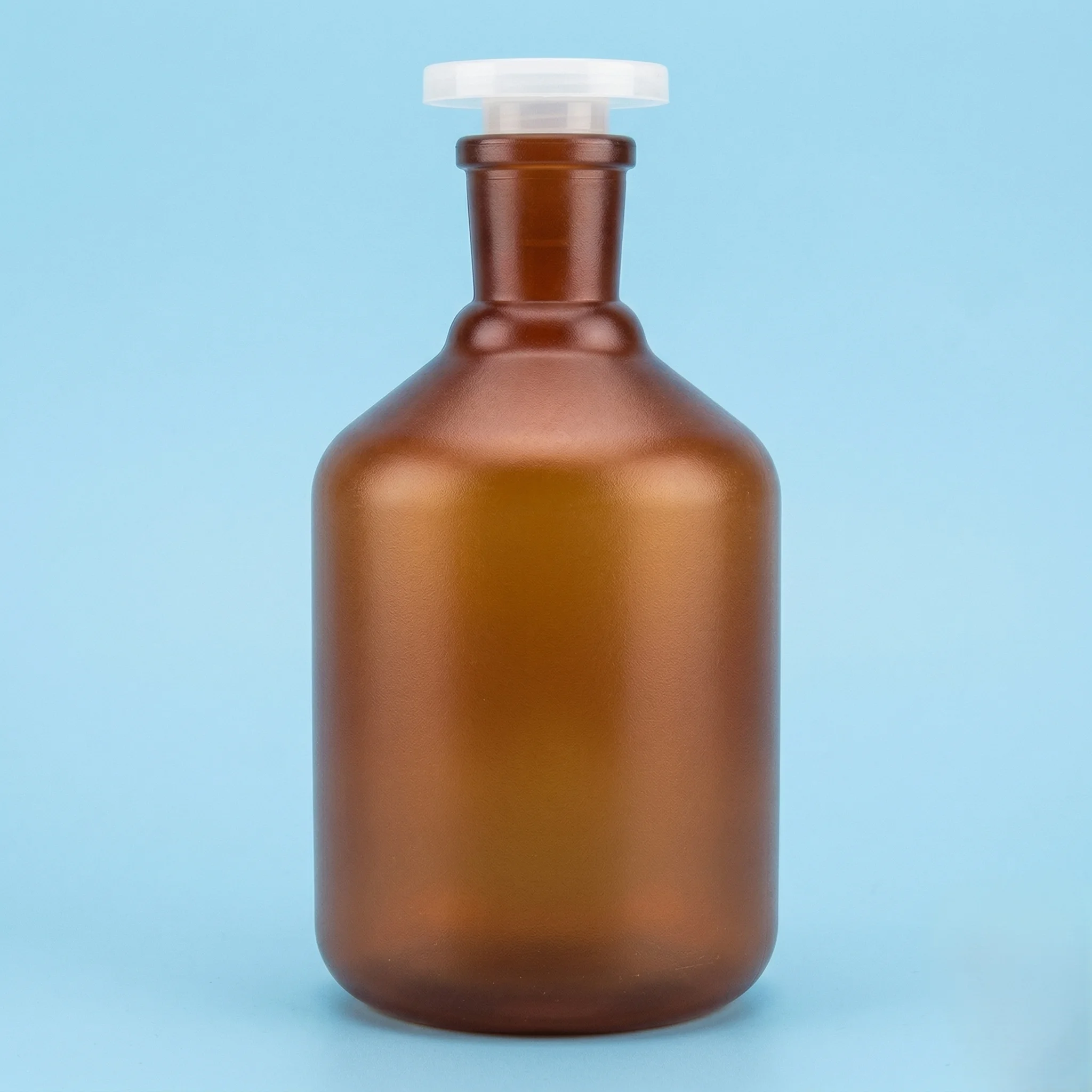 Reagent Bottles - Narrow Mouth, Polyethylene Stopper, Amber